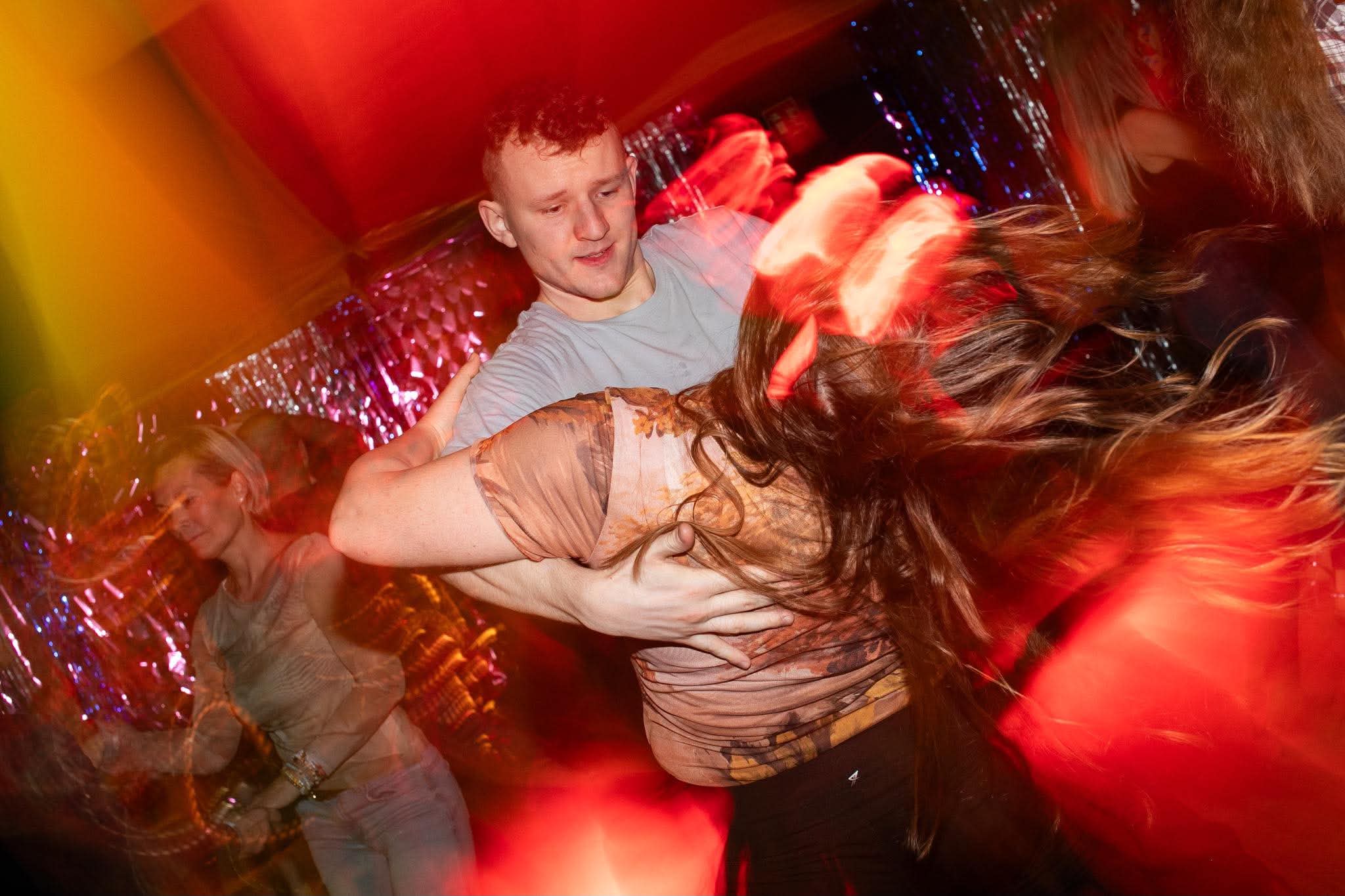 zouk dancers